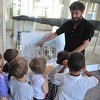 Djecu s poteškoćama u razvoju prilikom upisa u školu razvrstavaju na lako, umjereno, teže i teško "retardiranu"