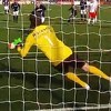 Van der Saar se vratio na teren i odbranio jedanaesterac