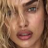 Irina Shayk: Ko kaže da ne mogu biti plava?