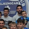 Navijači Željezničara se u Fan shopu družili sa prvotimcima
