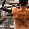Mak je bodybuilder bez jedne ruke koji svaki dan vrijedno vježba u teretani