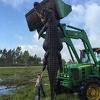 Lovci ubili aligatora dugog 4,5 metara koji je farmerima jeo krave