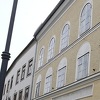 Borba protiv neonacista: Austrija kupuje rodnu kuću Adolfa Hitlera, moguće i rušenje