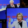 Voditelj Sandersu i Clinton: Vičete jedno na drugo, gledatelji vas ne čuju!