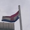 Zbog čega je zastava Herceg Bosne postavljena ispred državne institucije u Hrvatskoj?
