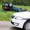 Dvije osobe povrijeđene u nesreći kod Tuzle: Automobil sletio s ceste, pa se prevrnuo na krov