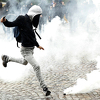 Na ulicama Pariza 50.000 ljudi: Demonstranti bacali boce i kamenje na policiju