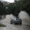 Kiša i vjetar izazvali probleme u Zenici: Poplavljene ulice i polomljeno drveće