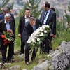 Delegacija SDA predvođena Izetbegovićem odala počast stradalim sarajevskim Srbima na Kazanima
