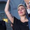 Lady Gaga plačući odala počast ubijenima u pucnjavi u Orlandu