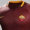 Roma predstavila novu opremu za domaće utakmice inspirisanu Koloseumom