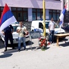 Podignut spomenik ubijenim Srbima ispred zgrade Osnovnog suda u Srebrenici