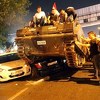 Fotografije koje svjedoče o neuspjelom državnom udaru: Vojsku je zaustavio turski narod