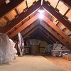 Čuo neobične zvukove pa otkrio da nepoznata žena živi u potkrovlju njegove kuće