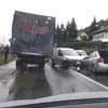 Jaka kiša i klizava cesta uzrokovale saobraćajnu nesreću kod Rakovice