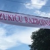 SDA osudila isticanje transparenta protiv Amira Zukića