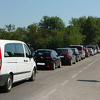 Duge kolone vozila na GP Doljani i Bosanski Brod