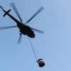 Helikopter Oružanih snaga BiH gasi požar u Trebinju