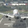 Avion promašio pistu pri slijetanju na aerodrom Birmingham zbog jakog vjetra
