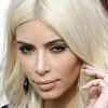 Napravljen kostim koji prikazuje opljačkanu i vezanu Kim Kardashian
