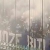 Pogledajte bakljadu Manijaka na južnoj tribini na Koševu