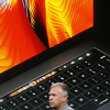 Apple predstavio novi MacBook Pro: Tanji, lakši i brži laptop s inovativnim Touch Barom