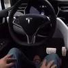 Test novog Teslinog hardvera: Besprijekorna vožnja autopilota kroz urbanu sredinu