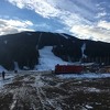 Zbog nedostatka snijega Bjelašnica bez skijaša, sunčan dan iskoristili šetači