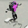Humanoidni robot Atlas uspješno prelazi preko neočekivanih prepreka