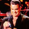 Trenutak godine: Robbie Williams uz grimasu dezinfikovao ruke nakon rukovanja s fanovima
