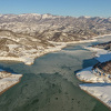 Zima je pokazala zube i prirodi: Jablaničko jezero prekriveno ledom