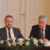 Izetbegović i Čović se oglušili o Ivanićev zahtjev za deložaciju Čavare i potpredsjednika FBiH