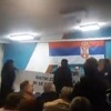 Dvoje aktivista pretučeno na tribini Vučićeve stranke na kojoj je govorio ratni zločinac