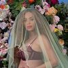 Beyonce fotografijom na Instragamu otkrila da je trudna i da nosi blizance