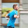 Plavi trening trkača na Svjetski dan svjesnosti o autizmu