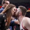 Nurkić zaradio ovacije, respekt bivših saigrača i poljubac djevojke