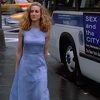 Seks i grad: Carrie Bradshaw u špici nosi plavu haljinu, suknja od tila nije bila prvi izbor