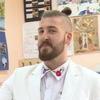 Beli glasao u Mladenovcu, sam i u bijelom odijelu