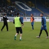 Igrači se zagrijavaju, stadionom Grbavica odjekuje pjesma navijača