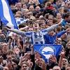 Navijači i igrači Brightona uz suze radosnice slave povratak u Premiership nakon 34 godine