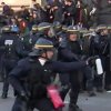 Sukob policije i demonstranata u Parizu nakon objave preliminarnih rezultata izbora