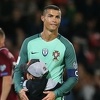 Dječak utrčao u teren kako bi zagrlio Ronalda, Portugalac sjajno reagovao