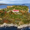 Prodaje se privatni otok s luksuznom vilom i pogledom na Atlantski okean u Portlandu