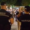 Beograd: Članovi Incijative mladih zapalili svijeće za žrtve genocida u Srebrenici, desničari ih gađali