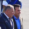 Zaev doputovao u Sarajevo, na aerodromu ga dočekao Mektić uz počasni kordon
