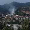 Gori nisko rastinje u Vogošći, vatrogasci na terenu