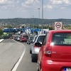 Od ranog jutra gužve na graničnim prelazima, najviše na Doljanima i Humu