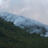 Vatra na padinama Trebevića i dalje gori, problem nepristupačan teren