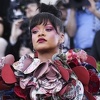Rihanna o navikama šminkanja: Karmin je od djetinjstva moje malo oružje