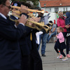 Tuzlaci na Trgu slobode zaplesali uz zvuke Gradskog orkestra Stolac